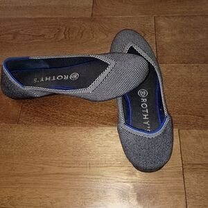 ROTHYS V scoop toe black and cream slip ons